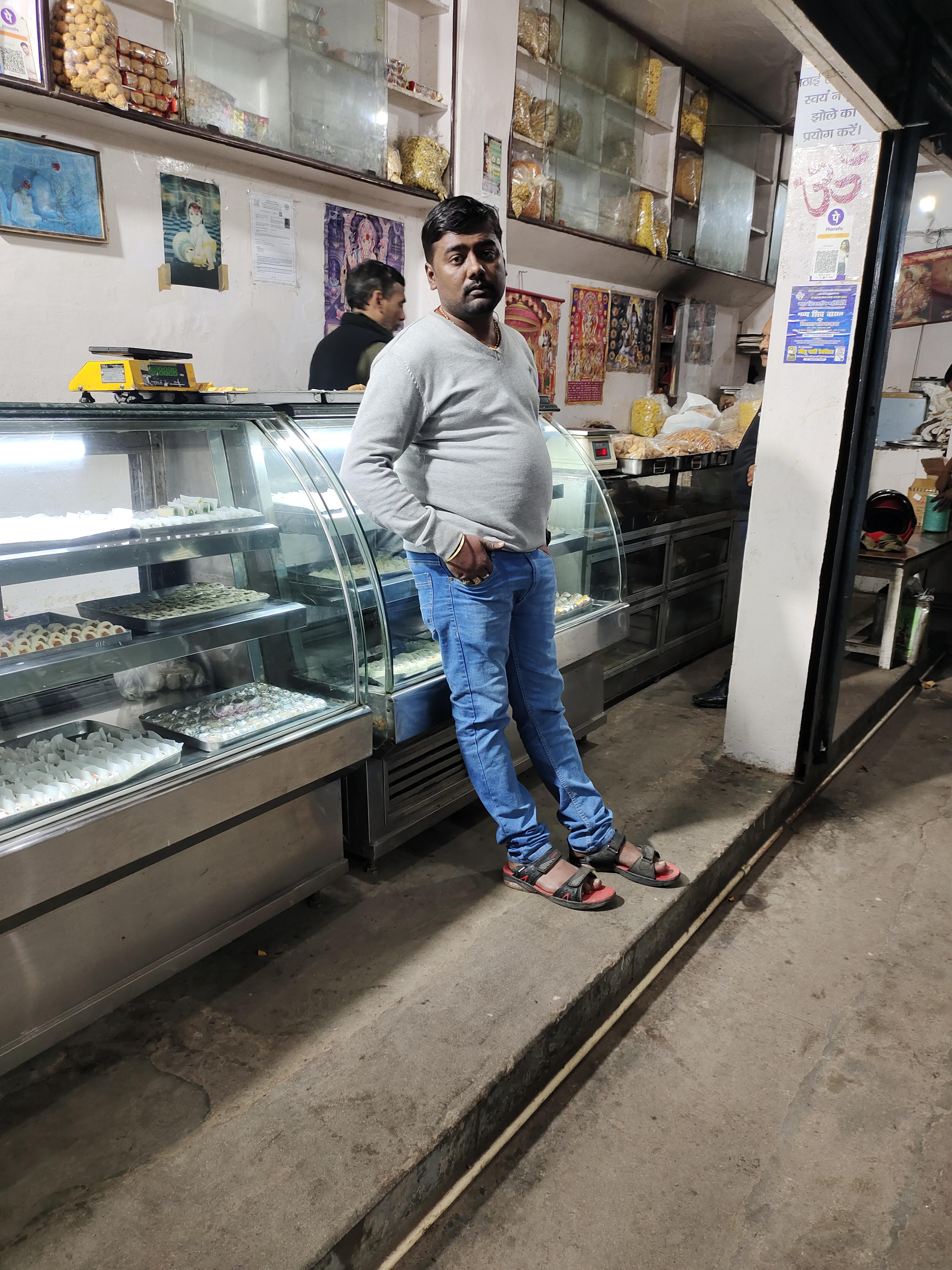 Gujrati Namkeen Bhandar & Bangali Sweets